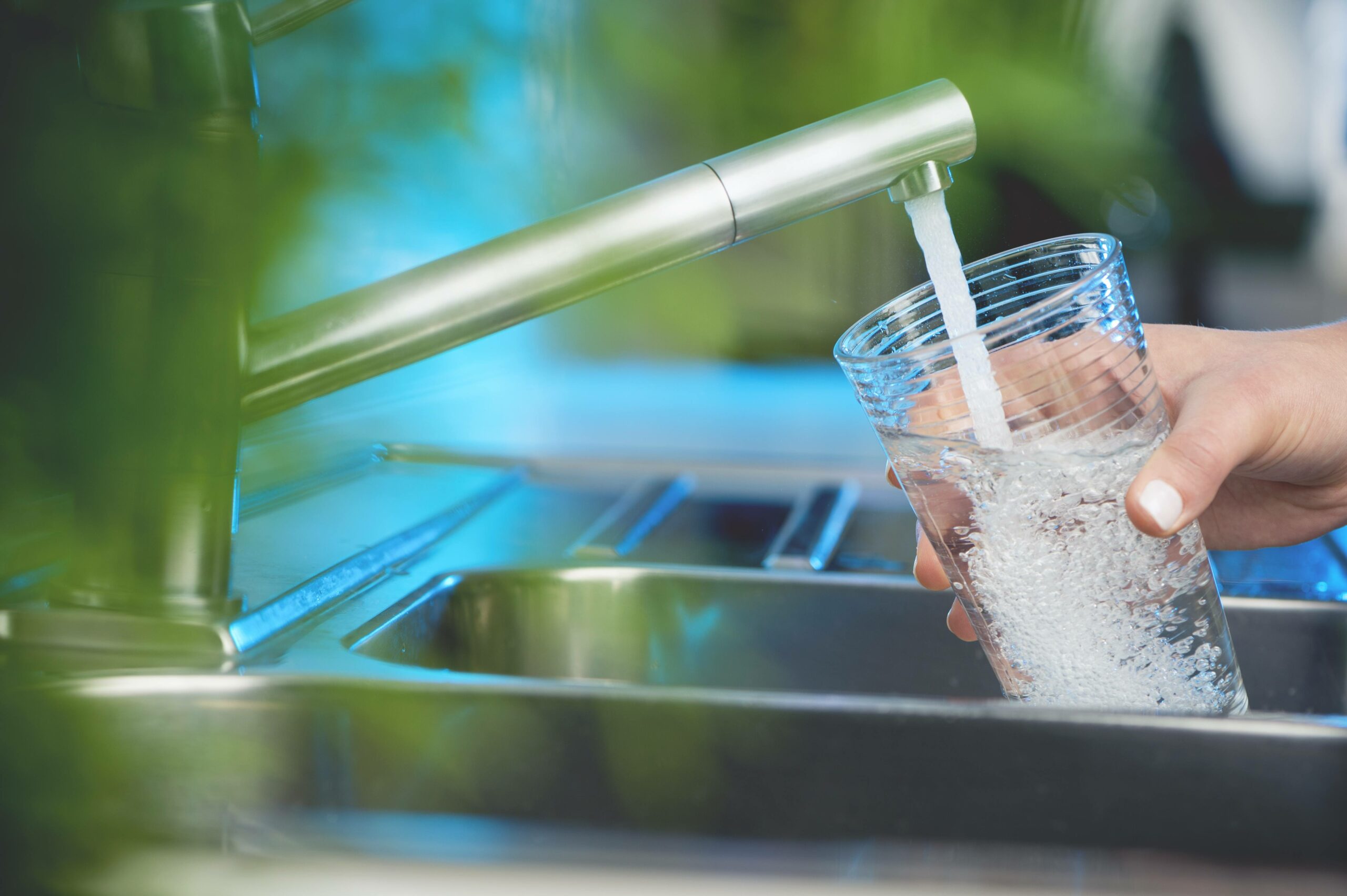 9 Reasons to Consider a Water Filtration System for Your Home
